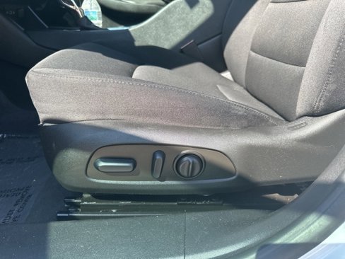 Used 2023 Chevrolet Malibu LT image 5
