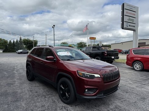 Used 2019 Jeep Cherokee Latitude Plus image 3