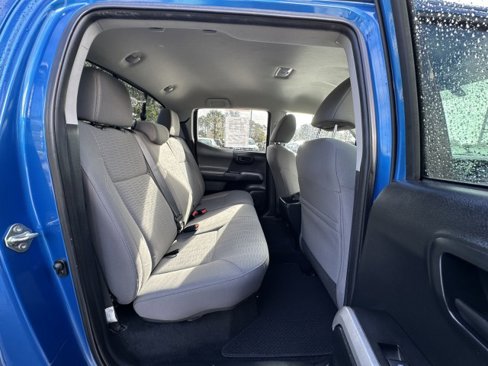 Used 2016 Toyota Tacoma TRD Sport image 19
