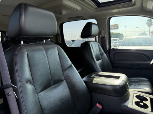Used 2009 Chevrolet Suburban 2500 LT image 29