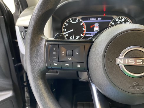 Used 2023 Nissan Rogue SV image 33