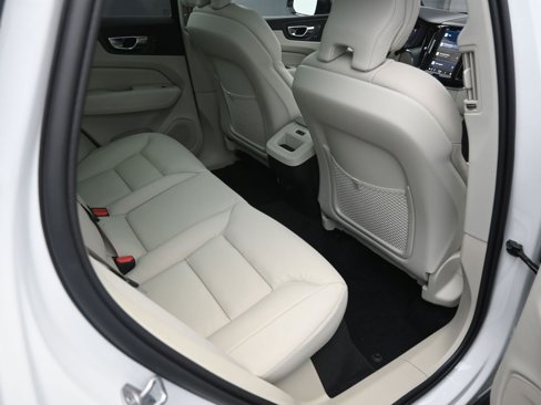 New 2025 Volvo XC60 B5 Core w/ Climate Package image 34