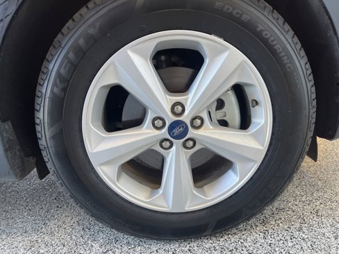 Used 2020 Ford Edge SE image 38