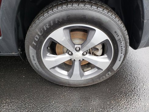 Used 2019 Jeep Cherokee Limited image 27
