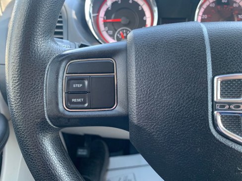 Used 2014 Dodge Grand Caravan SXT image 16