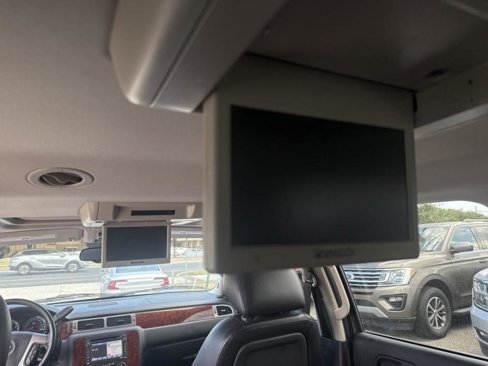Used 2012 Chevrolet Suburban LTZ image 45
