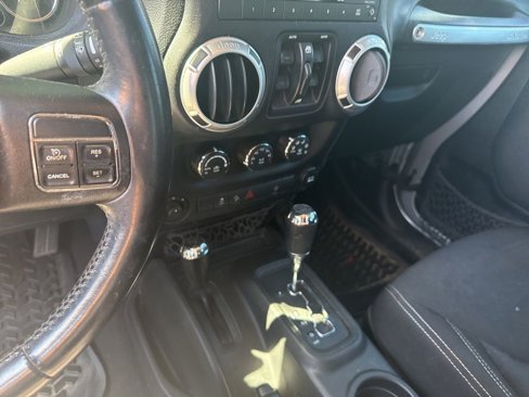 Used 2015 Jeep Wrangler Unlimited Sahara w/ Connectivity Group image 16