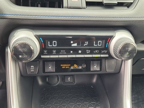 Used 2022 Toyota RAV4 SE image 25