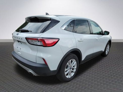 Used 2021 Ford Escape SE image 5