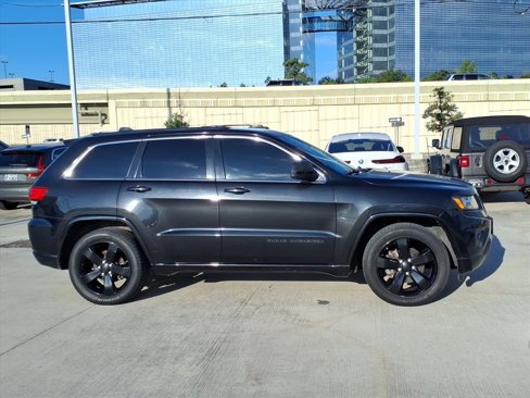 Used 2015 Jeep Grand Cherokee Altitude image 9
