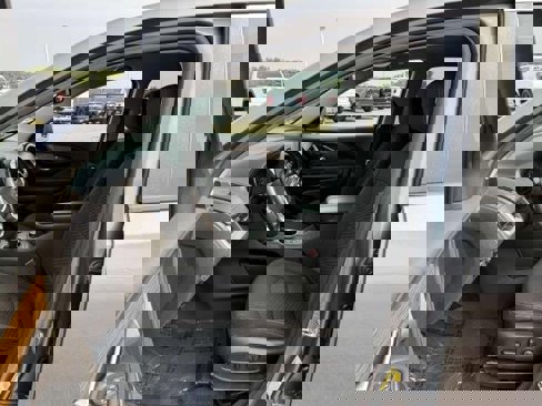 Used 2021 GMC Terrain SLE w/ Driver Convenience Package image 12
