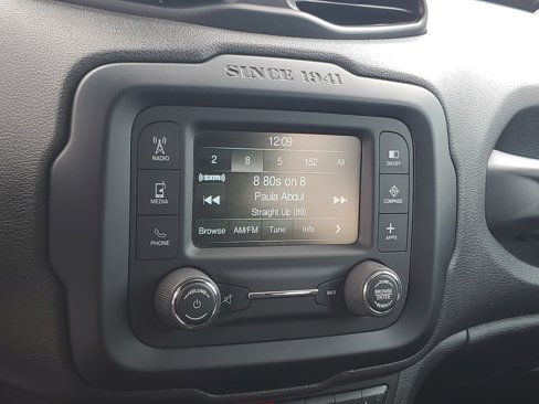 Used 2016 Jeep Renegade Latitude image 15