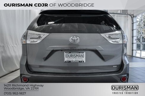 Used 2017 Toyota Sienna SE image 6