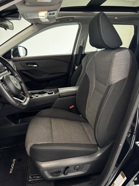 Used 2021 Nissan Rogue SV image 4