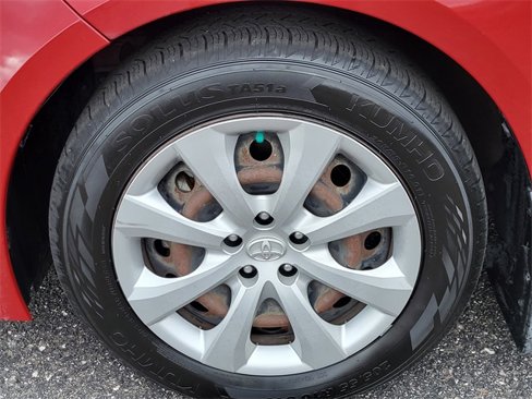 Used 2020 Toyota Corolla LE image 29