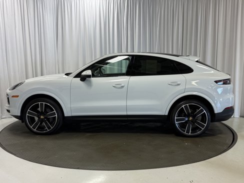 Certified 2022 Porsche Cayenne Coupe image 2