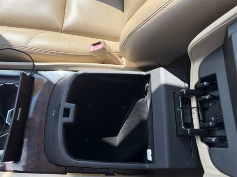 Used 2011 Cadillac Escalade EXT Premium image 24
