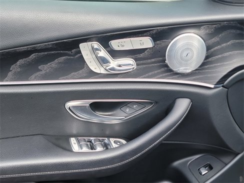 Used 2018 Mercedes-Benz E 300 image 11