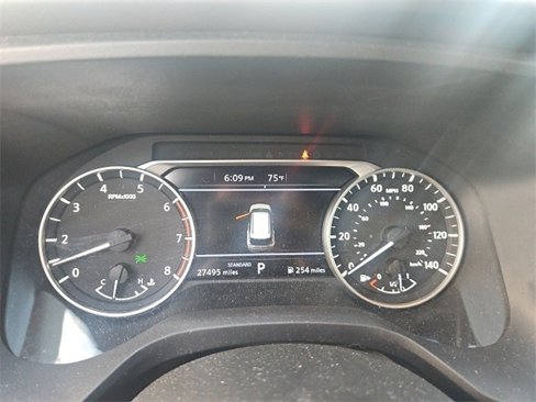 Used 2023 Nissan Rogue SV w/ SV Premium Package image 9