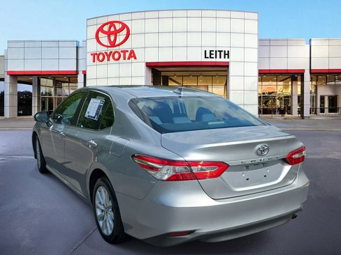 Used 2019 Toyota Camry LE image 7