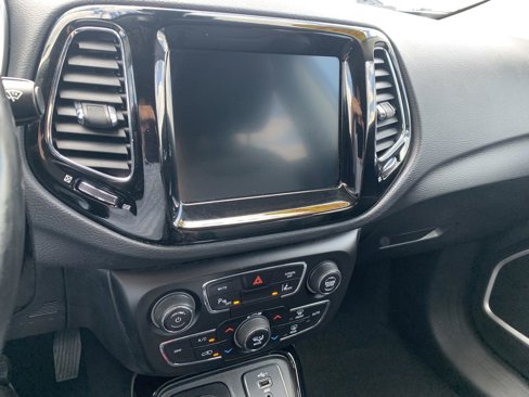 Used 2021 Jeep Compass Limited image 16