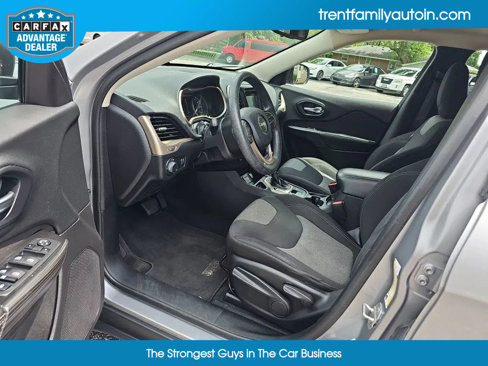 Used 2014 Jeep Cherokee Sport image 24