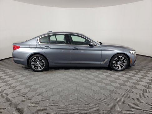 Used 2019 BMW 530i xDrive w/ Luxury Seating Package image 5