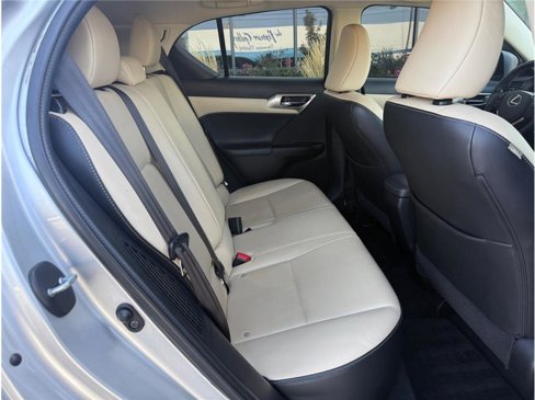 Used 2016 Lexus CT 200h image 30