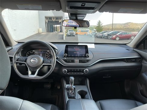 Used 2020 Nissan Altima 2.5 SR w/ Premium Package image 15
