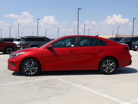 Used 2024 Kia Forte LXS image 2