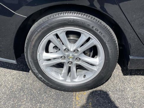 Used 2016 Chevrolet Cruze LT w/ Sun And Sound Package image 9