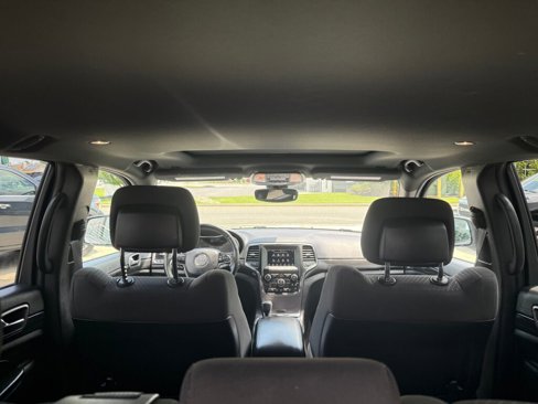 Used 2019 Jeep Grand Cherokee Laredo image 33