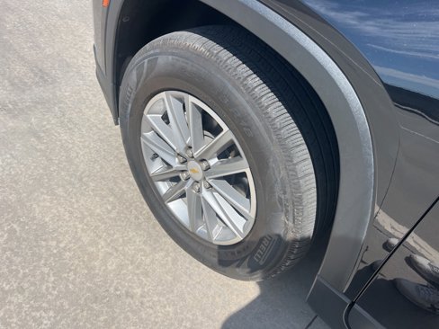 Used 2022 Chevrolet Traverse LT image 3