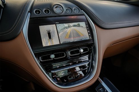 Used 2023 Aston Martin DBX image 28