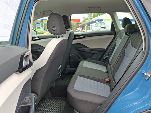 New 2025 Volkswagen Taos S image 5