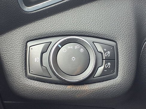 Used 2013 Ford C-MAX SEL image 22