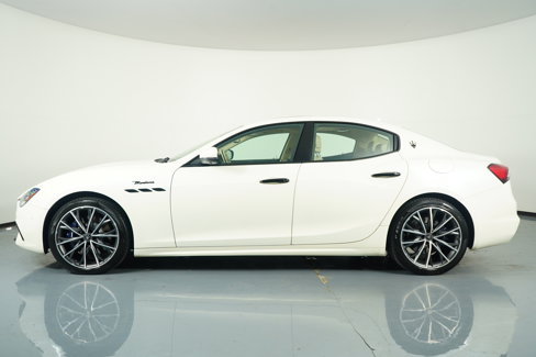 Used 2022 Maserati Ghibli Modena image 19