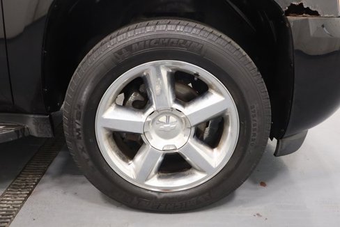 Used 2012 Chevrolet Avalanche LTZ image 25