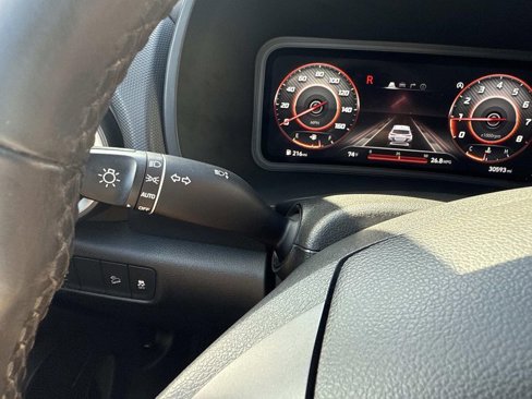 Used 2022 Hyundai Kona Limited image 32
