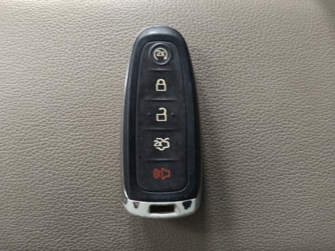 Used 2017 Ford Escape Titanium image 32
