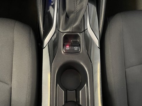 Used 2021 Toyota Corolla LE image 30