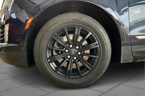 Used 2017 Cadillac XT5 Luxury w/ Driver Awareness Package image 11
