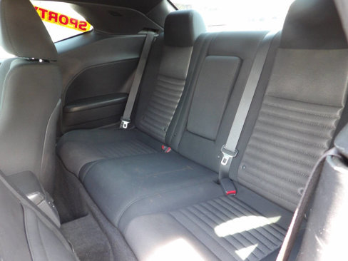 Used 2013 Dodge Challenger SXT image 9