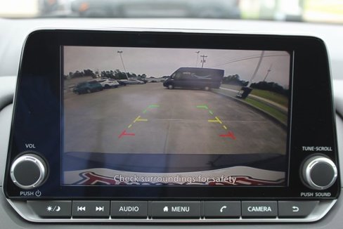 Used 2024 Nissan Rogue S image 19