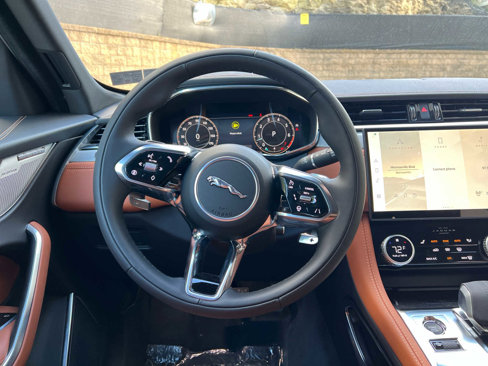 New 2025 Jaguar F-PACE R-Dynamic S image 10