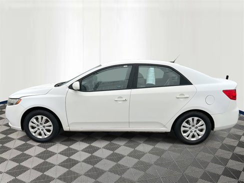 Used 2010 Kia Forte LX w/ Convenience Pkg image 2