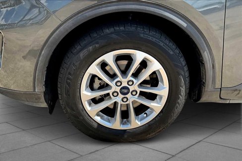 Used 2020 Ford Escape SE image 10