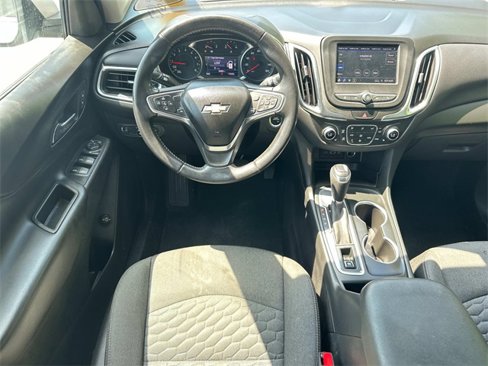 Used 2021 Chevrolet Equinox LT image 3