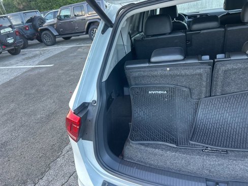 Used 2018 Volkswagen Tiguan SEL image 29