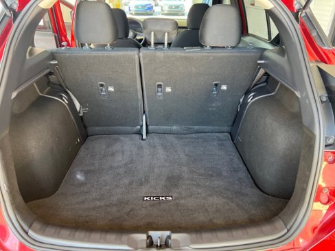 Used 2023 Nissan Kicks SR image 10
